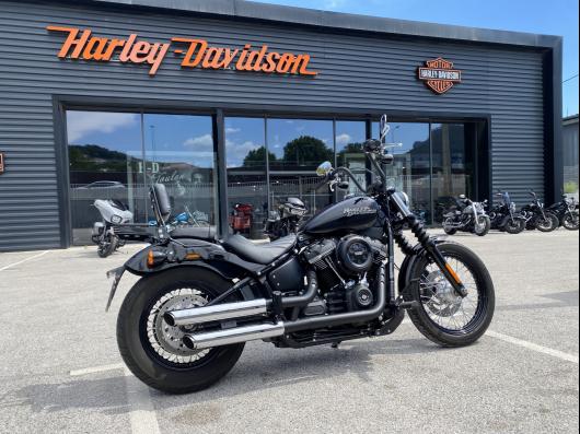 HARLEY-DAVIDSON SOFTAIL STREET BOB 1745