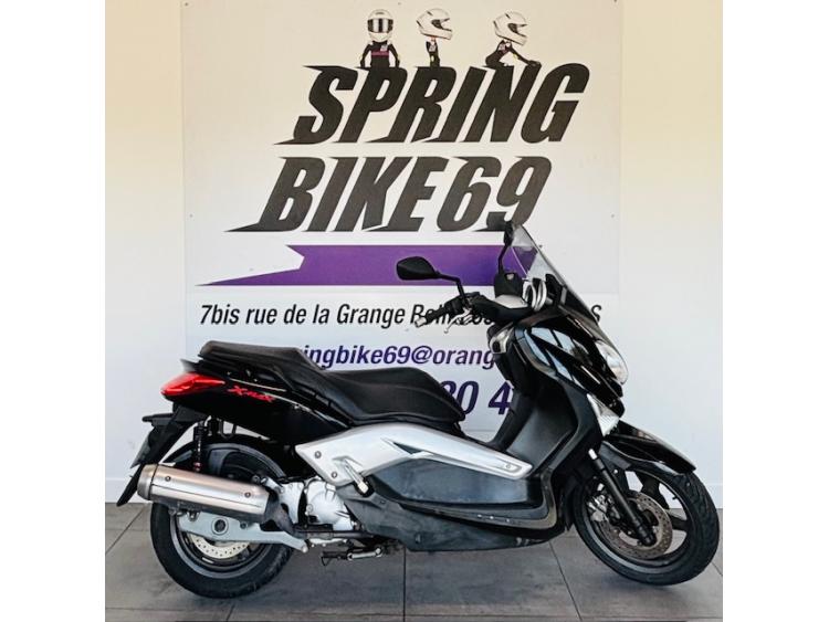 YAMAHA XMAX 125