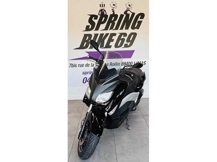 YAMAHA XMAX 125