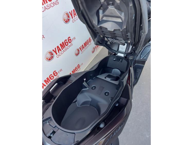 YAMAHA X-MAX 125 TECH MAX +