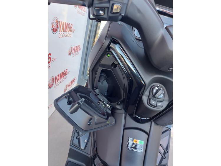 YAMAHA X-MAX 125 TECH MAX +