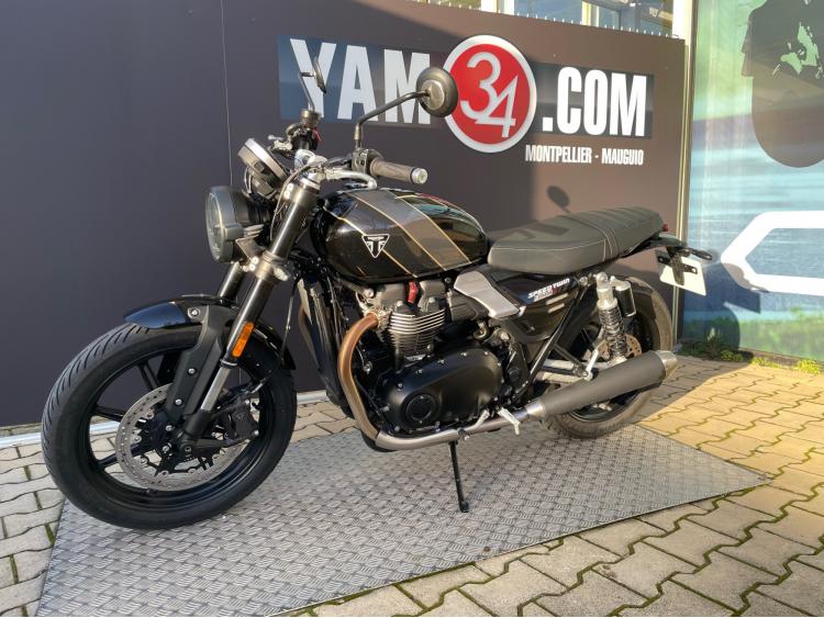 TRIUMPH SPEED TWIN 900