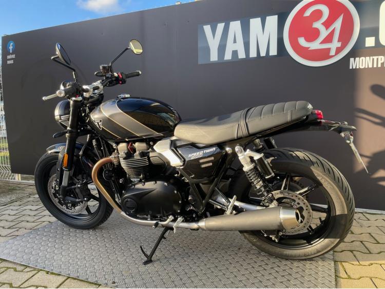TRIUMPH SPEED TWIN 900