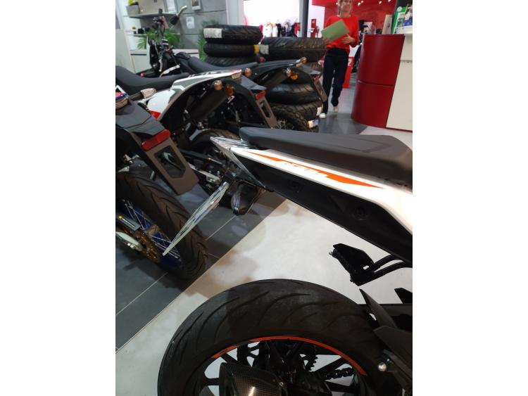 KTM 390 DUKE