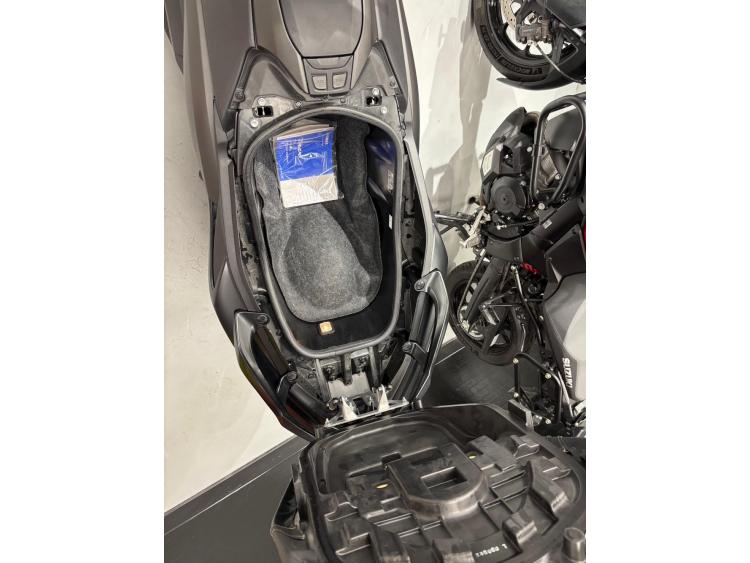 YAMAHA T-MAX 560