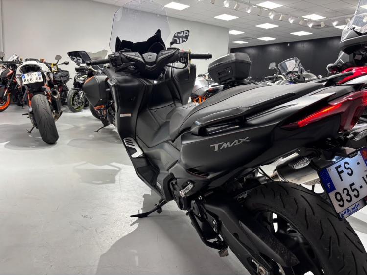 YAMAHA T-MAX 560
