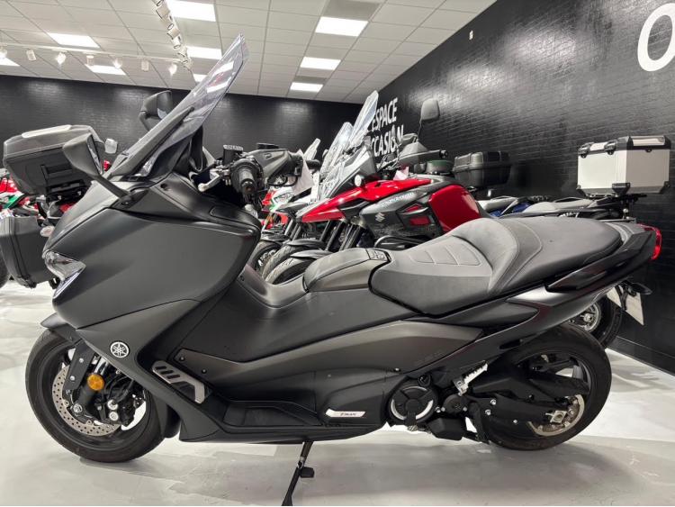 YAMAHA T-MAX 560