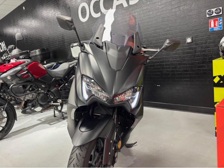 YAMAHA T-MAX 560