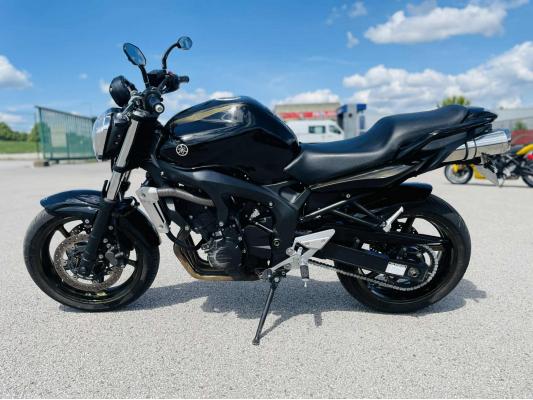 YAMAHA FZ 600