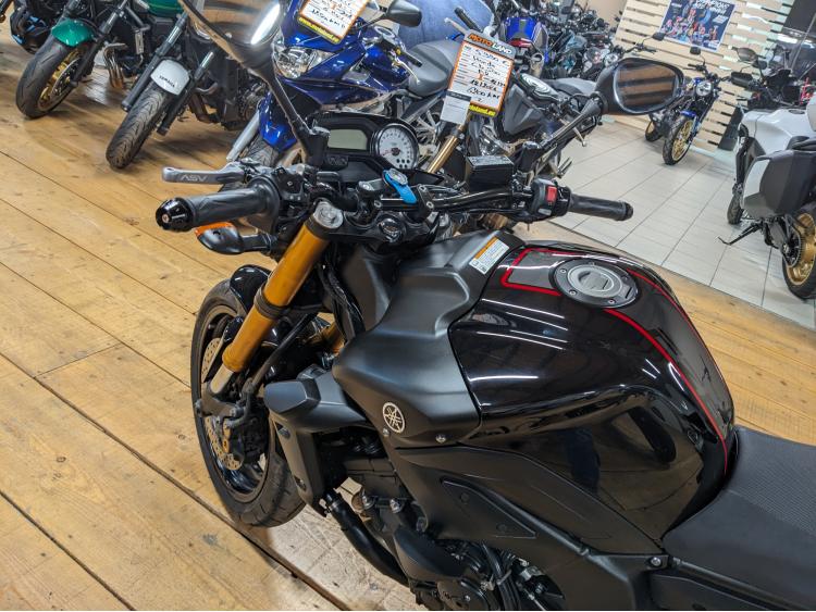 YAMAHA FZ8