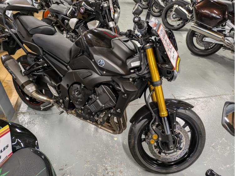 YAMAHA FZ8