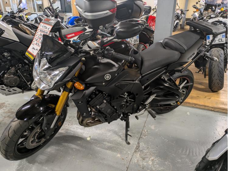 YAMAHA FZ8