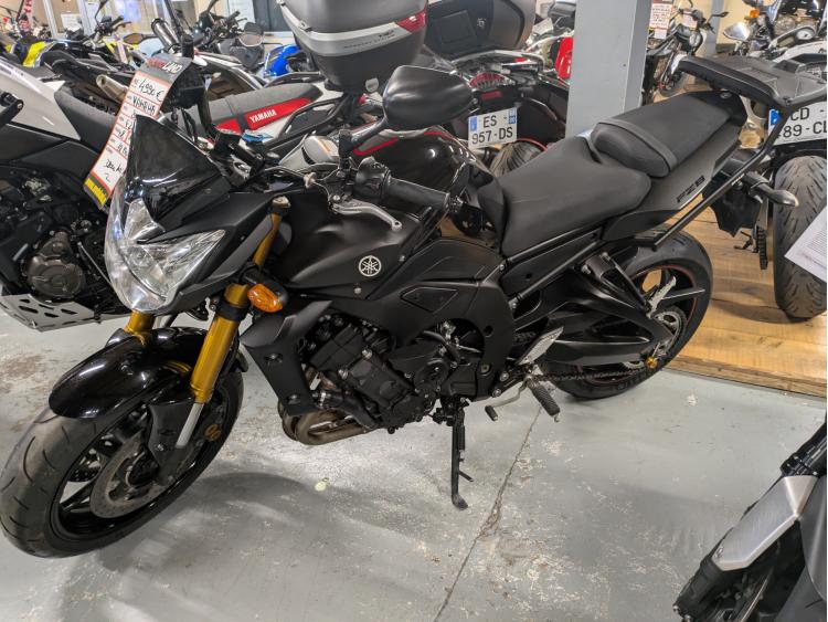 YAMAHA FZ8