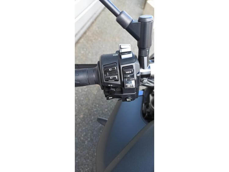 YAMAHA MT-10
