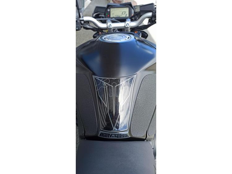 YAMAHA MT-10