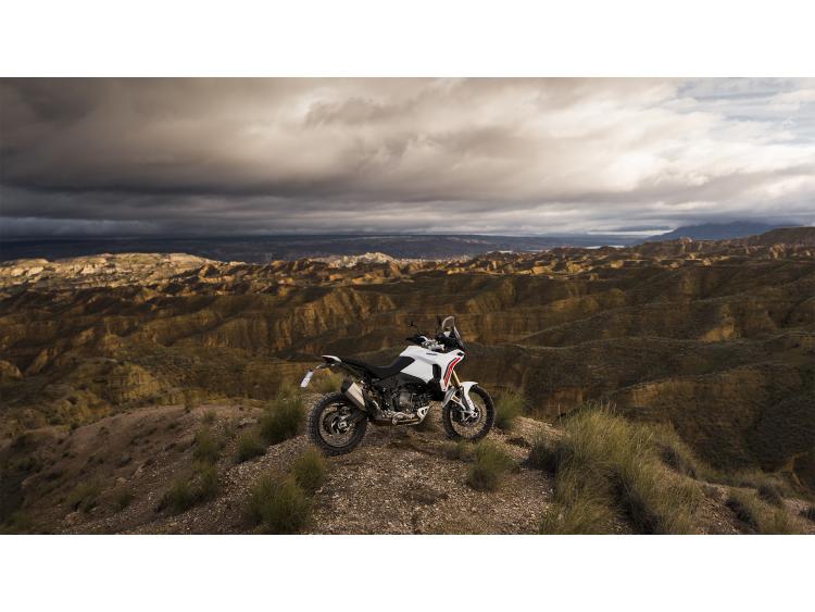 DUCATI NEW DESERT X 