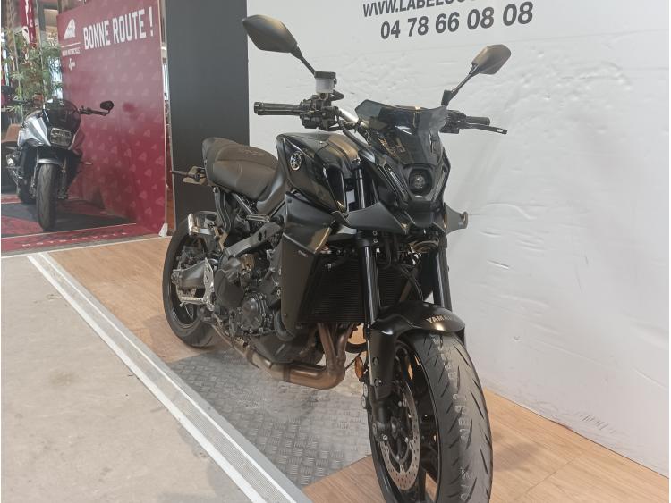 YAMAHA MT 09