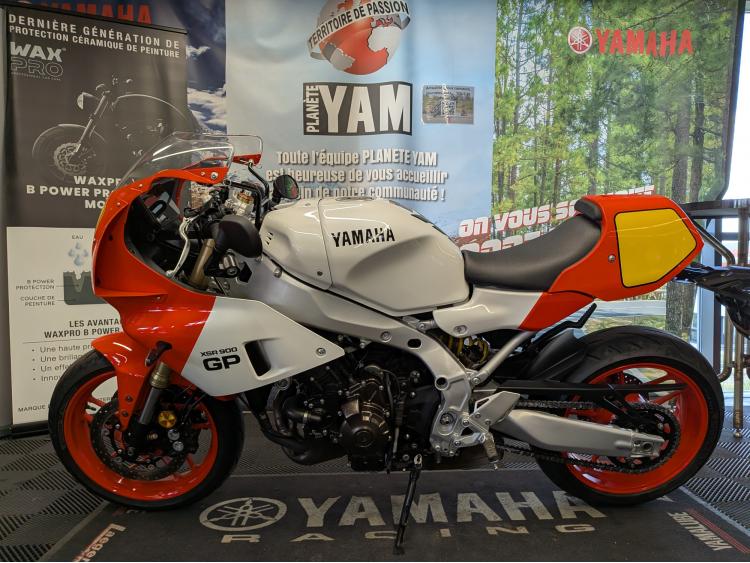 YAMAHA XSR 900 GP 