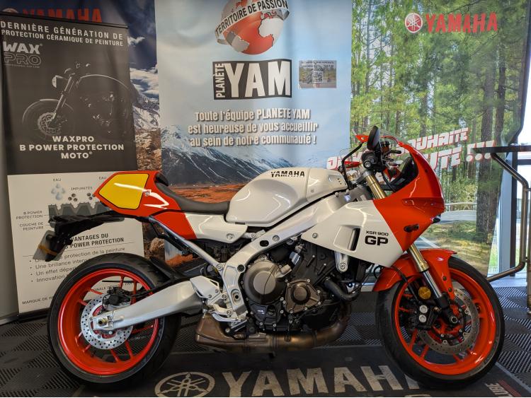 YAMAHA XSR 900 GP 