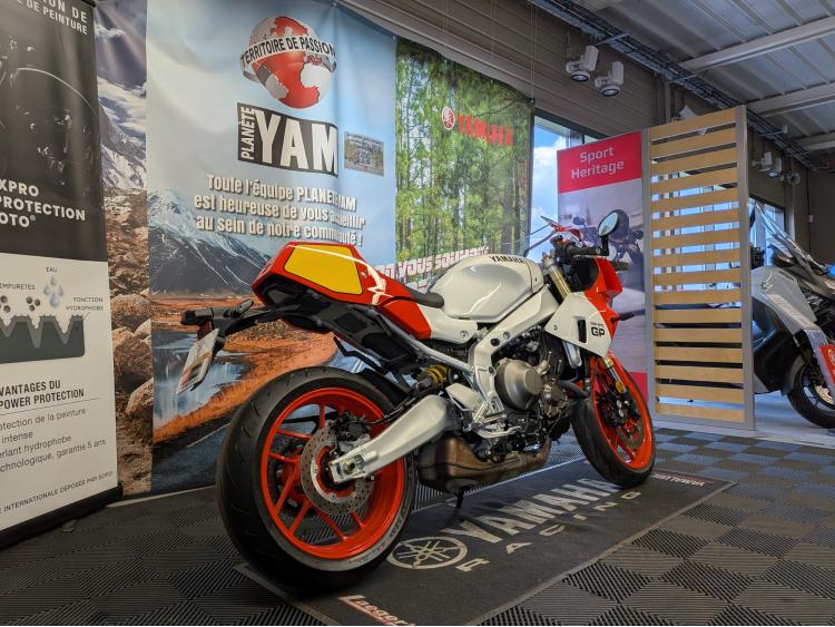 YAMAHA XSR 900 GP 