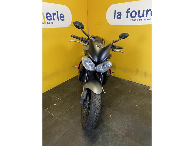 TRIUMPH STREET TRIPLE 675 RX