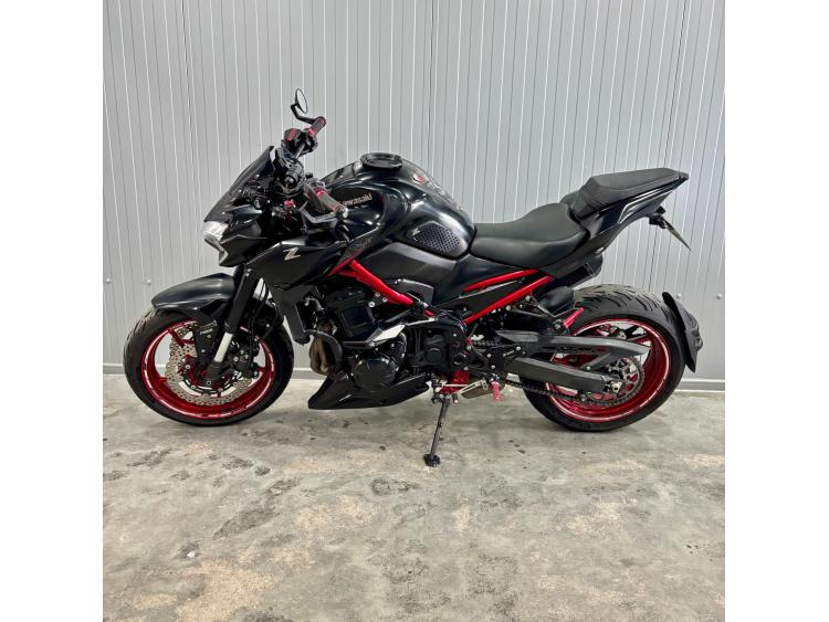 KAWASAKI Z 900