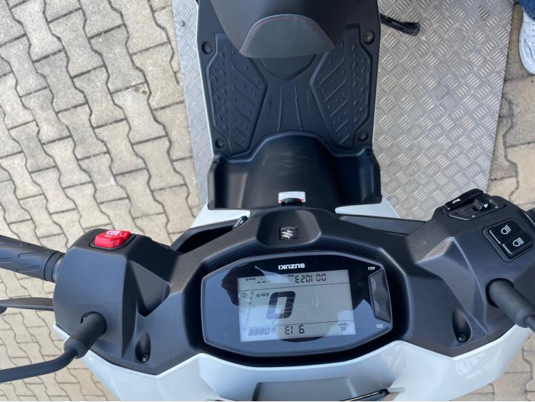 SUZUKI AVENIS 125