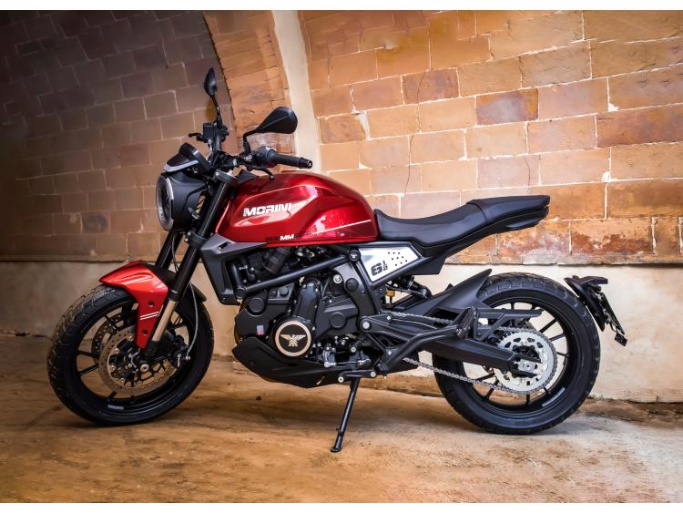 MOTO MORINI SEIEMMEZZO STR 650