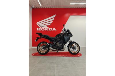 YAMAHA TRACER 7