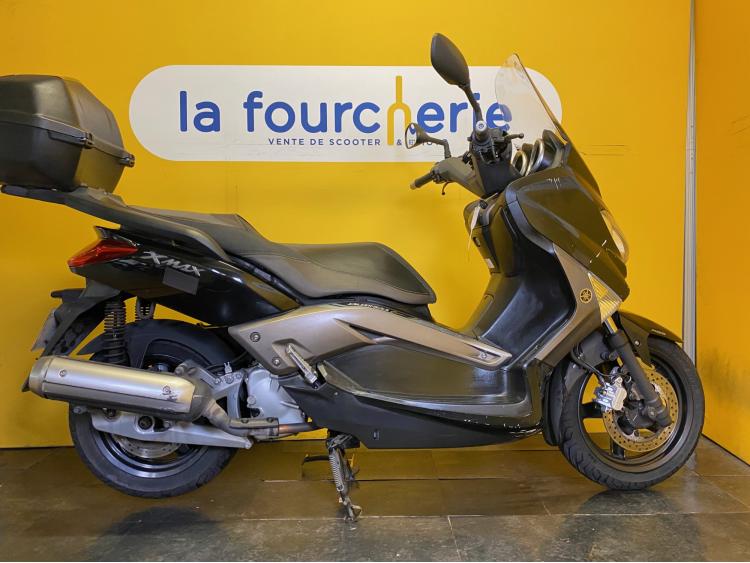 YAMAHA XMAX 125