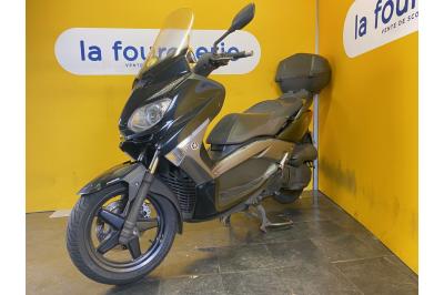 YAMAHA XMAX 125