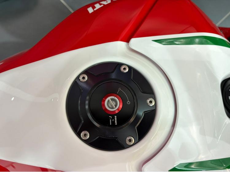 DUCATI PANIGALE V4 TRICOLORE