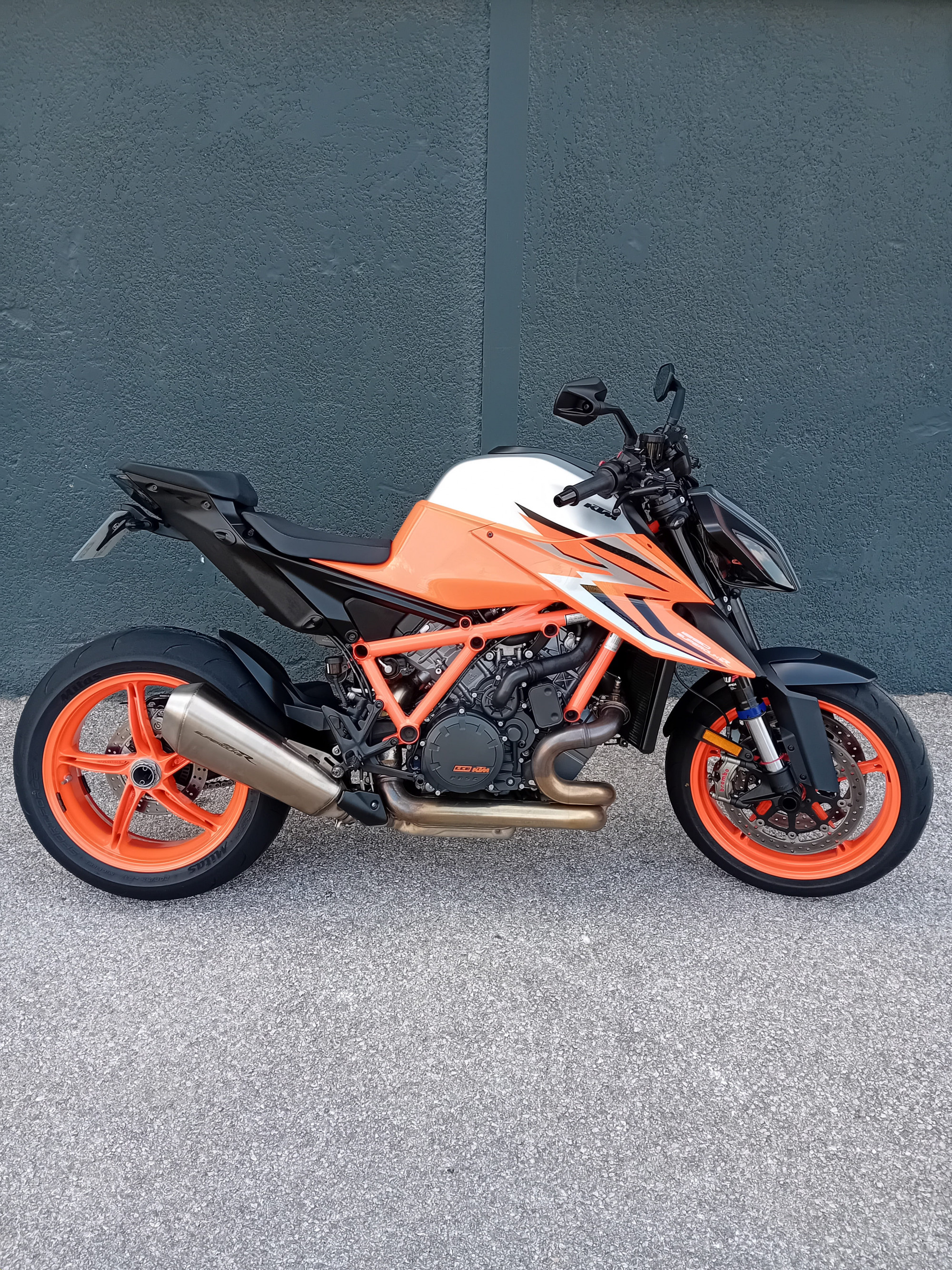 KTM 1290 SUPER DUKE R EVO