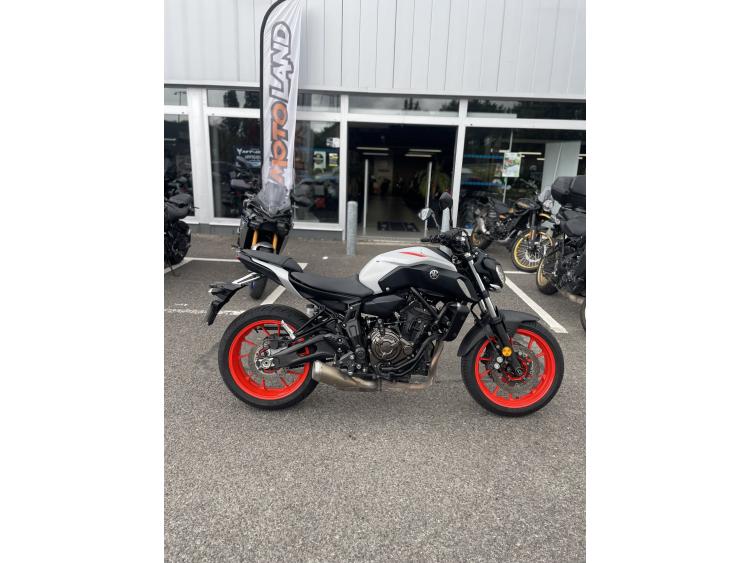 YAMAHA MT-07