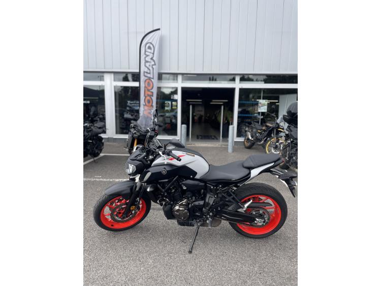 YAMAHA MT-07