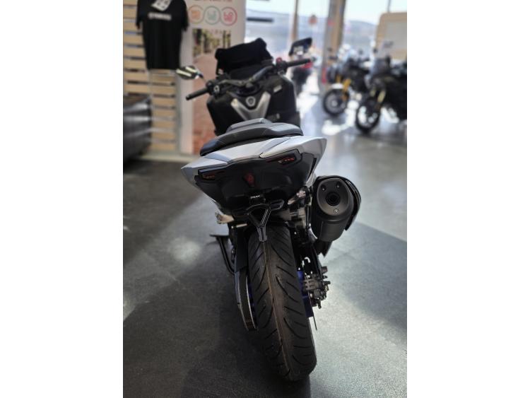 YAMAHA TMAX 560 ICON PERFORMANCE 1/1
