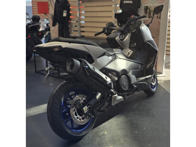 YAMAHA TMAX 560 ICON PERFORMANCE 1/1