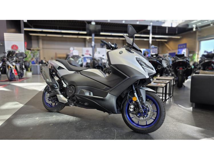 YAMAHA TMAX 560 ICON PERFORMANCE 1/1