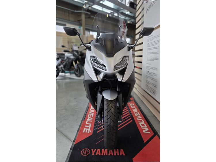 YAMAHA TMAX 560 ICON PERFORMANCE 1/1