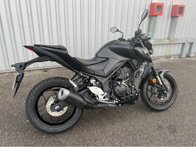 YAMAHA MT-03