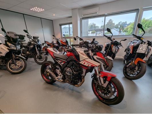 SUZUKI GSX-8S