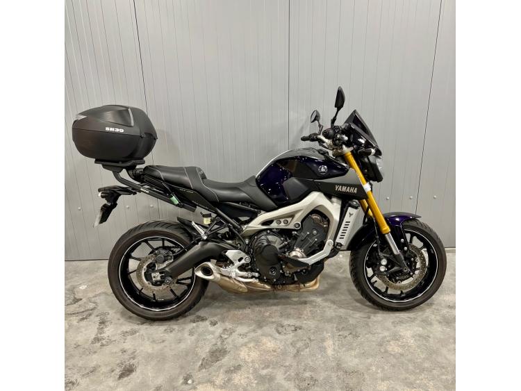 YAMAHA MT-09