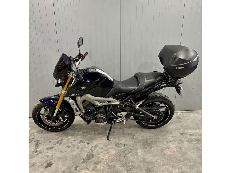 YAMAHA MT-09