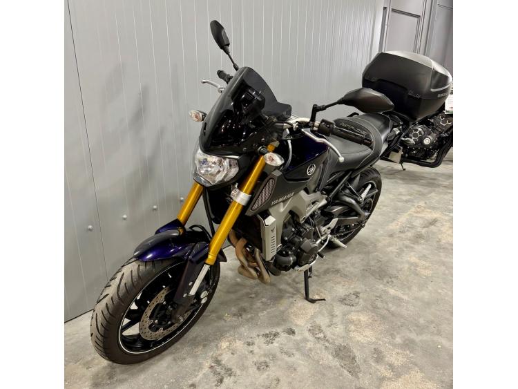 YAMAHA MT-09