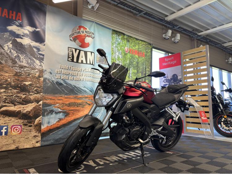 YAMAHA MT-125