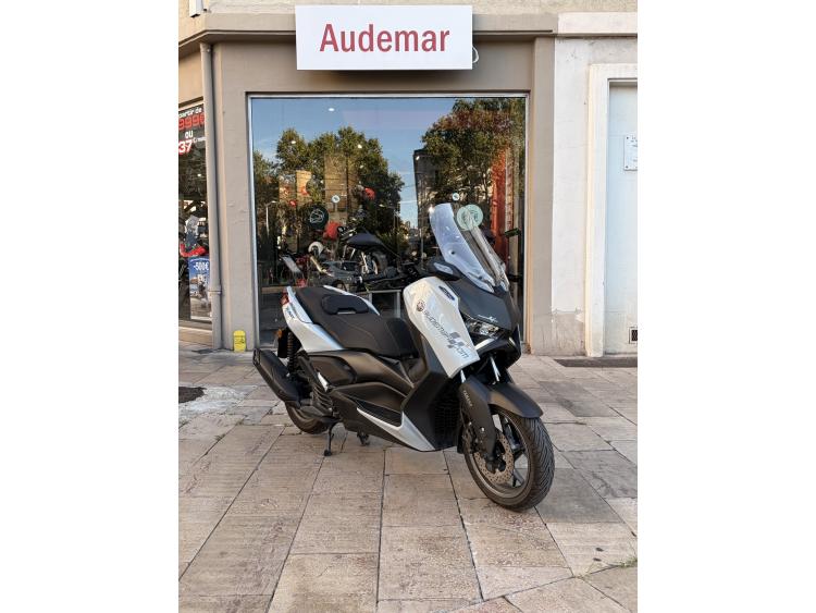 YAMAHA XMAX 300 Tech Max