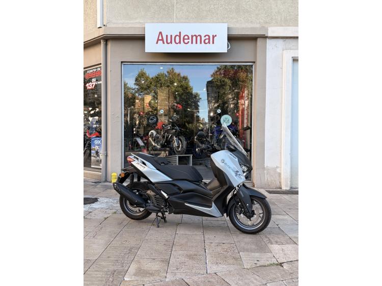 YAMAHA XMAX 300 Tech Max