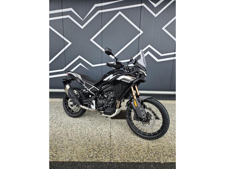 CF MOTO MT 450 disponible en Noir ou Bleu