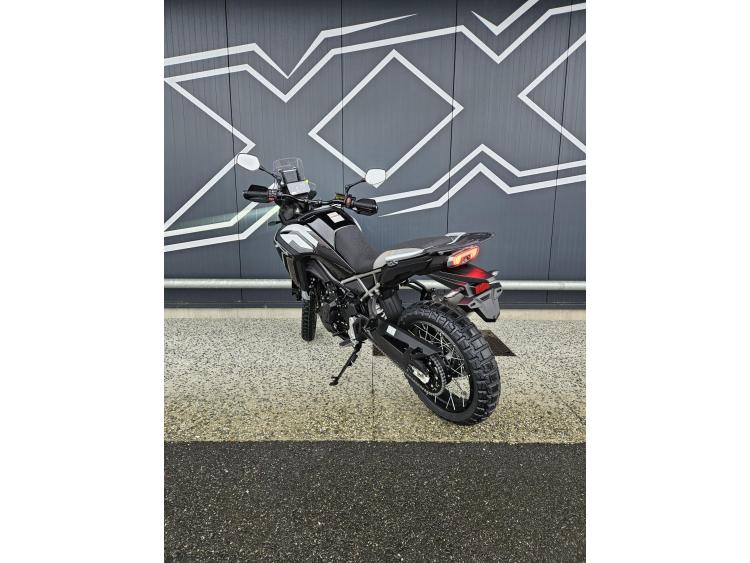 CF MOTO MT 450 disponible en Noir ou Bleu