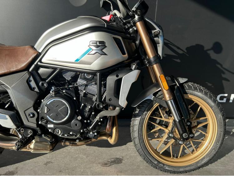 CF MOTO CLX 700 HERITAGE - 1er main.